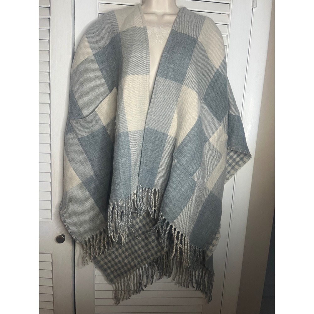 Charlie Paige gray Cream Plaid Blanket Cape Shawl Wrap Poncho Pockets One Size